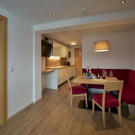 Collina Garni 3* Nauders