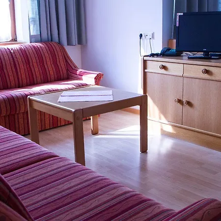 Collina Garni Szálloda