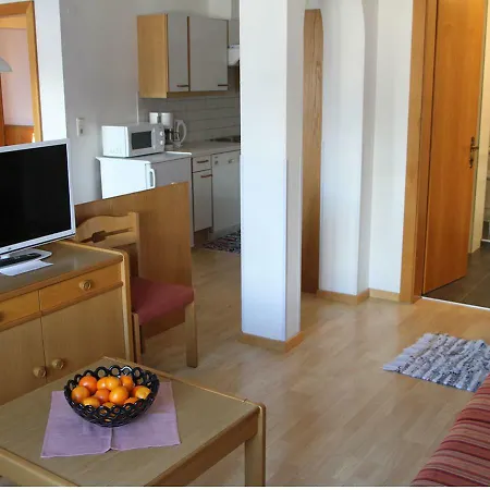 Collina Garni Hotel