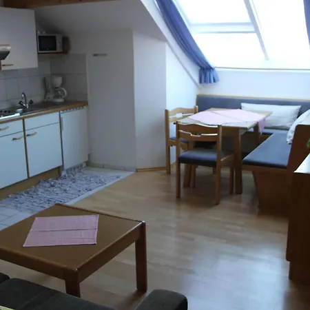 Hotel Collina Garni 3*